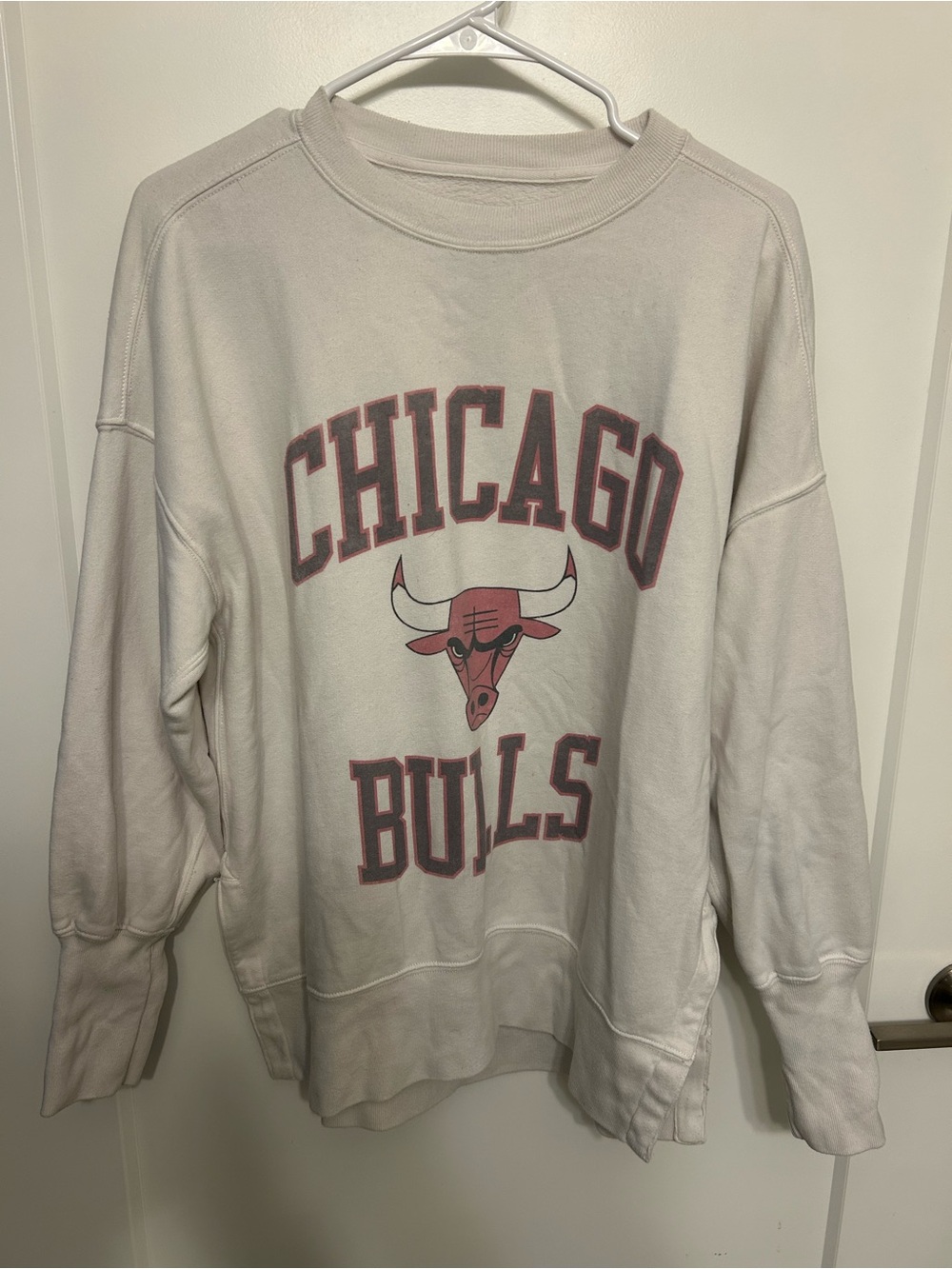 Abercrombie & Fitch Chicago Bulls Crewneck Sweatshirt